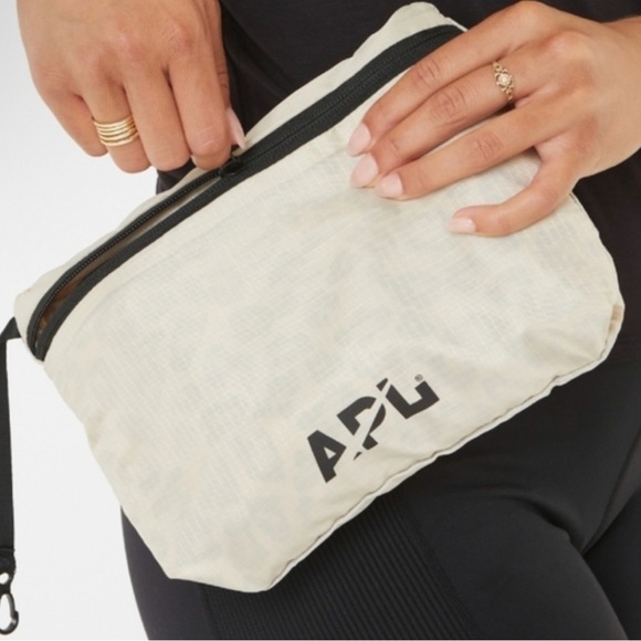 APL Packable Convertible Backpack Leopard Beige Black Print Great for Travel - Picture 8 of 12